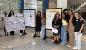 Ufrb crianças coautoras Estudantes e professoras da UFRB participantes do projeto