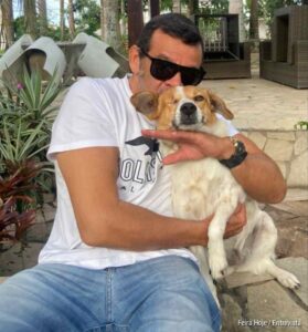 O ser humano precisa ver a causa animal com um olhar humano Empresário, publicitário e produtor rural, Júnior Falcão, 64 anos, fala sobre a urgência de políticas públicas, respeito e empatia na causa animal em Feira de Santana