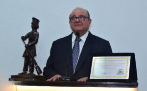 Cândido Vaccarezza: Feira de Santana entre raízes, coragem e voz que não se cala Homenagem em sessão especial da Câmara celebra a história de um filho da cidade que nunca perdeu o sotaque nem o vínculo com a terra de Maria Quitéria