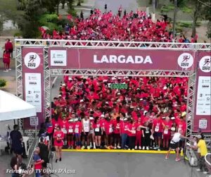Volta da Uefs reuniu 1.500 atletas em manhã de esporte e solidariedade Cerca de 1.500 atletas participaram, na manhã deste domingo (19), da 5ª Volta da Uefs, que transformou o campus da Universidade Estadual de Feira de Santana em um grande circuito de esporte, solidariedade e superação. 