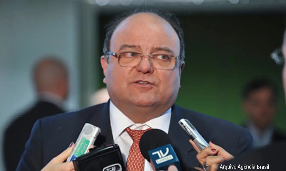 Título de Cidadão Feirense será concedido a Cândido Vaccarezza Câmara Municipal de Feira de Santana promove sessão solene para homenagear o médico e ex-deputado