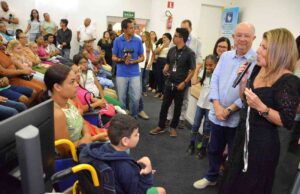 Óculos inteligentes ampliam inclusão de alunos com deficiência visualPrefeitura entrega equipamentos de tecnologia israelense que transformam imagens em som e promovem autonomia para estudantes com baixa visão e cegueira