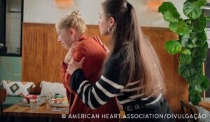 Associação muda técnicas de desengasgo em bebês, crianças e adultos

Manobra de Heimlich deve ser precedida de pancadas nas costas 