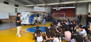 UFRB-Feira transforma Kombi em laboratório móvel de sustentabilidadeProjeto inovador do Cetens, em Feira de Santana, leva conhecimento sobre energias renováveis a escolas e eventos