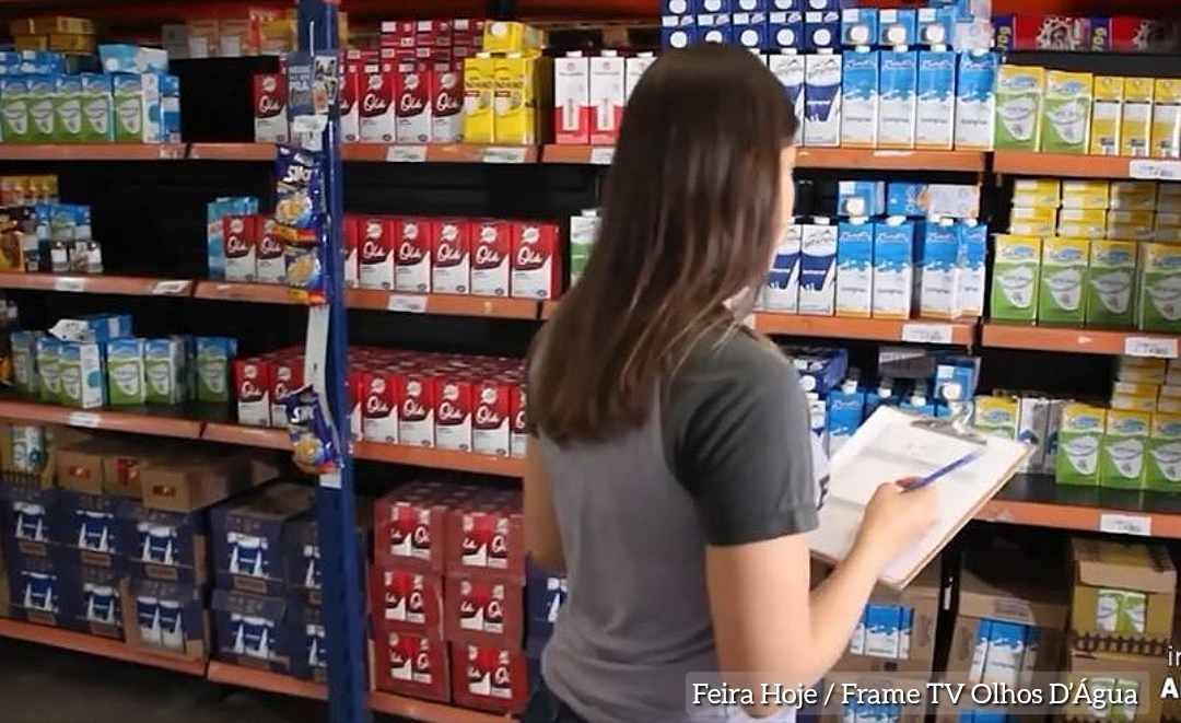 Cesta básica em Feira de Santana tem leve queda e volta a ficar abaixo de R$550 Levantamento da Uefs mostra redução de 1,47% em outubro, com banana e café entre os itens que mais baratearam