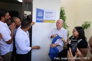 José Ronaldo destaca importância da conservação de vacinas Prefeito participou da inauguração das novas instalações da Rede de Frio, que agora funciona em espaço ampliado no bairro São João