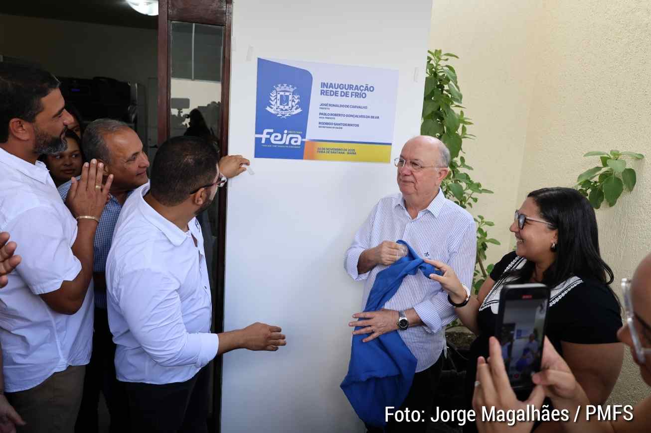 José Ronaldo destaca importância da conservação de vacinas Prefeito participou da inauguração das novas instalações da Rede de Frio, que agora funciona em espaço ampliado no bairro São João