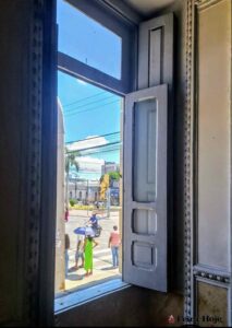 A beleza do Paço Municipal resiste ao tempo em Feira de Santana Construção iniciada em 1921 é um dos últimos testemunhos da arquitetura eclética que marcou o início da urbanização feirense