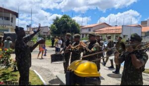 Praça dos Ex-Combatentes é reformada e entregue à população Espaço histórico no bairro São João é totalmente requalificado e volta a receber a comunidade com estrutura renovada e monumento restaurado