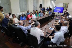 José Ronaldo fala em recuperar a vida noturna do centro Afirmação foi feita durante coletiva; prefeito detalhou preocupação com esvaziamento noturno e destacou reformas estruturantes no coração da cidade Natal encantado