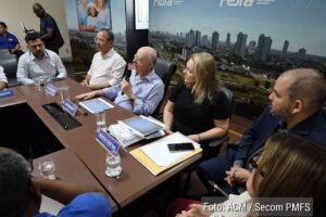 José Ronaldo fala em recuperar a vida noturna do centro Afirmação foi feita durante coletiva; prefeito detalhou preocupação com esvaziamento noturno e destacou reformas estruturantes no coração da cidade