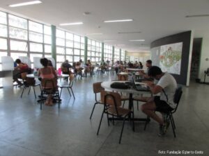 Biblioteca Arnold Ferreira da Silva reabre após seis anos de reformaEquipamento histórico será reinaugurado nesta segunda-feira (29), com estrutura modernizada e foco na preservação da memória