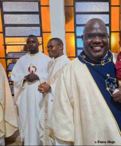 Padre Zacarias se despede de Feira de Santana em missa marcada por emoção no Natal Celebração na Paróquia Nossa Senhora das Graças, na Cidade Nova, reuniu fiéis em clima de gratidão e envio missionário