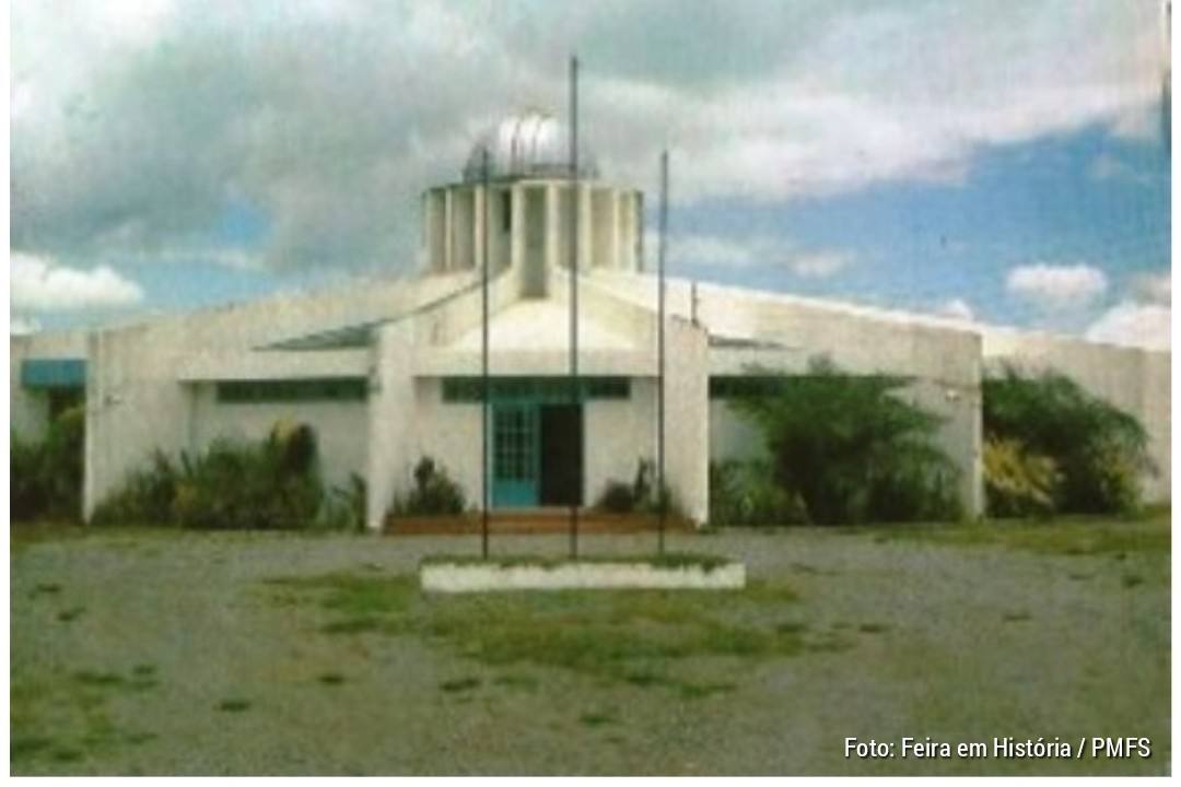 Cometa Halley e memória feirense -  Há 40 anos, o fenômeno mobilizou Antares, imprensa e público Artigo acadêmico reconstitui a cobertura da passagem do Halley em 1986 e revela como ciência, mídia e público se cruzaram em Feira de Santana