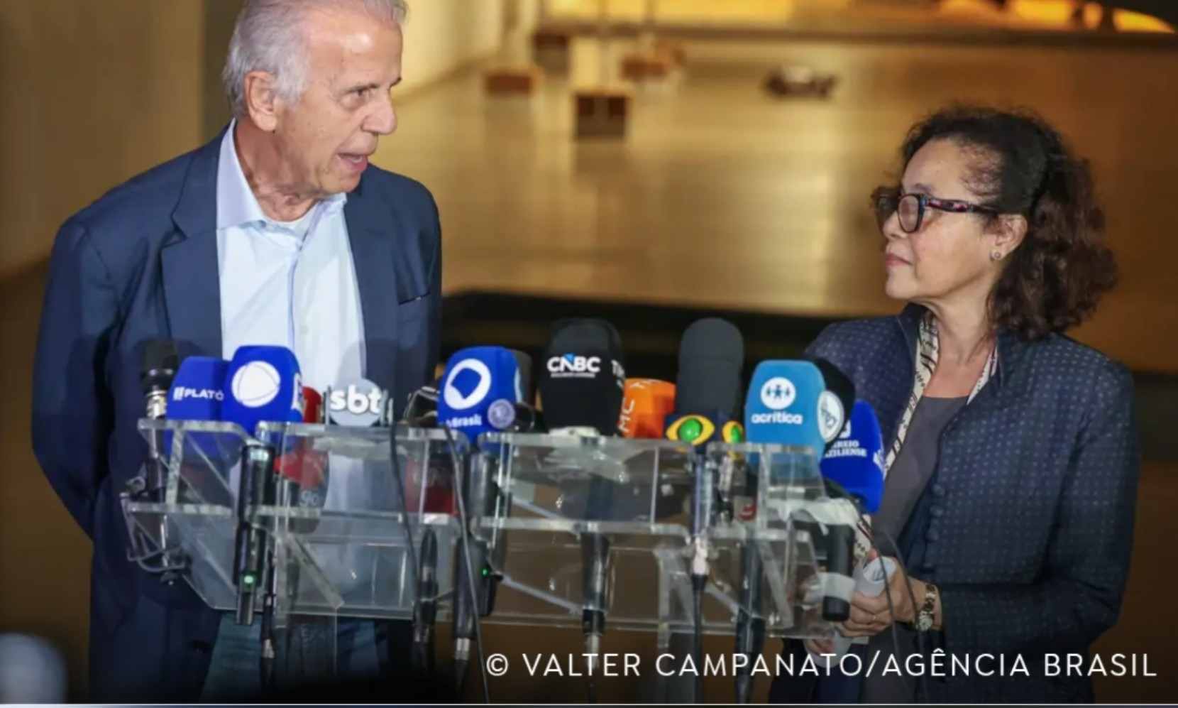 Brasileiros retornam ao Brasil após tensão na Venezuela