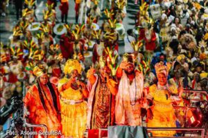 Ilê Aiyê, o grito negro que mudou o Carnaval de Salvador Criado no Curuzu em 1974, o primeiro bloco afro do Brasil enfrentou repressão e preconceito, mas se transformou em símbolo de orgulho, identidade e resistência cultural