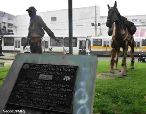 Jânio Rêgo aproxima cultura popular do gabinete do prefeito em Feira de Santana Jornalista atua como ponte entre mestres da cultura, comunidade e poder público, fortalecendo o diálogo para preservação das tradições culturais da cidade