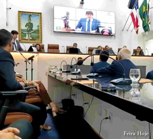 Jurista Helder Alencar é lembrado em homenagem da Câmara a professores da Uefs Sessão solene que concedeu o título de Cidadão Feirense a Agenor Sampaio Neto e Carlos Eduardo Rátis Martins reuniu autoridades, professores e destacou a trajetória do curso de Direito da Uefs