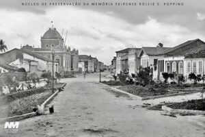 Inscrições em postes da Praça Matriz revelam parte da história de FeiraMarcas em ferro indicam origem internacional das peças e apontam para um período de planejamento urbano e conexão global ainda no século 19