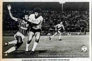 Flu de Feira 1 x 0 Vasco marca reinauguração do Joia com Dinamite e Romário em campo Noite histórica reúne multidão no Joia da Princesa e consagra vitória tricolor em jornada memorável do futebol feirense