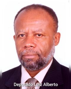 Prefeito quilombola lança livro sobre Luiz Alberto na Bienal do Livro de Salvador Jocivaldo dos Anjos resgata a trajetória de um dos principais líderes do movimento negro no Brasil e reforça a literatura como instrumento de memória e identidade