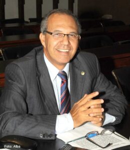 Geilson anuncia candidatura a deputado federal e reforça debate sobre representação de Feira Radialista e ex-deputado estadual diz que cidade precisa ampliar presença na Câmara dos Deputados