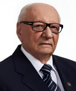 Geraldo Leite chega aos 100 anos como referência da ciência e da educação em Feira Primeiro reitor da Uefs celebra centenário em ano simbólico dos 50 anos da Universidade