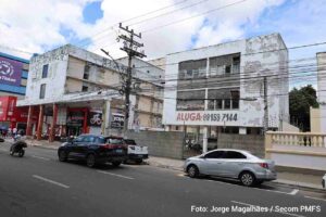 Desapropriação pretende fortalecer a atividade econômica no centro Projeto do Centro Administrativo prevê reaproveitamento de imóveis históricos, concentração de secretarias no centro da cidade e incentivo à moradia em áreas centrais para reduzir deslocamentos e estimular a circulação econômica