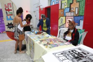 Solenidade histórica reúne reitores dos 50 anos da UefsEncontro no Teatro da universidade reuniu sete reitores da história da instituição, incluindo o fundador Geraldo Leite e a atual reitora Amali Mussi