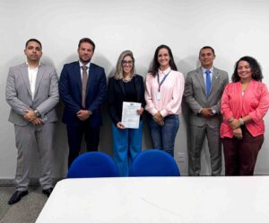 OAB Feira intensifica ações em defesa da advocacia e da formação jurídica na regiã Ao longo da última semana, a Subseção de Feira de Santana promoveu debates sobre Direito do Consumidor, discutiu demandas das Varas de Família e levou ao TJ-BA reivindicações relacionadas à falta de juiz titular em Santo Estêvão  Matéria publicada 10/05/26 Foto OAB Feira 