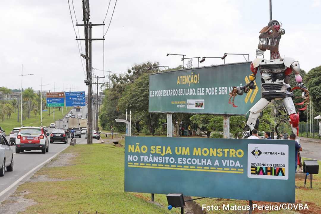 Quase metade das mortes no trânsito na Bahia envolve motociclistas Levantamento da SEI aponta cerca de 1,3 mil mortes de motociclistas em 2025 e média de oito vítimas fatais por dia nas vias baianas
