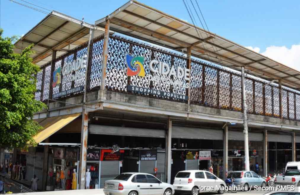 José Ronaldo assina ordem de serviço para nova sede da Casa do Trabalhador O prefeito José Ronaldo de Carvalho assina, na manhã desta segunda-feira (18), a ordem de serviço para a construção da sede própria da Casa do Trabalhador, no Shopping Popular Cidade das Compras, em Feira de Santana. O ato acontece às 7h e contará com a presença da secretária de Trabalho, Turismo e Desenvolvimento Econômico, Márcia Ferreira Gomes.