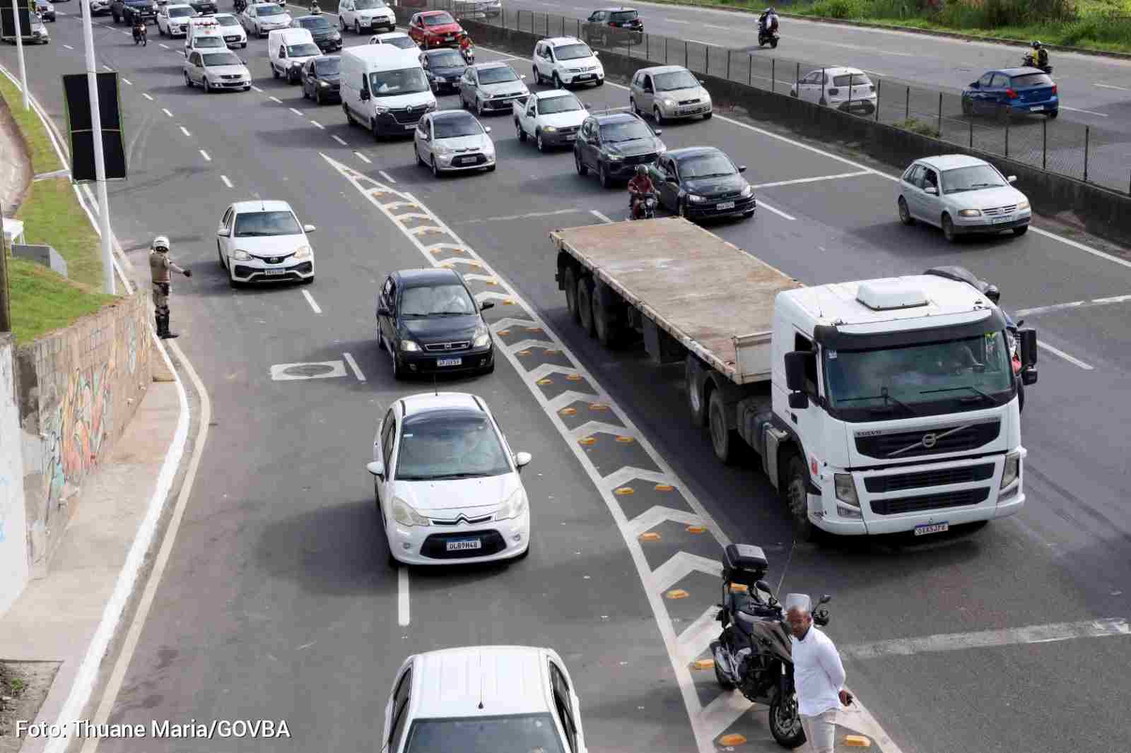 Aumento no fluxo de veículos  exige planejamento nas viagens de São João Além da Rodoviária, BR-324 deve concentrar grande movimento de veículos entre Salvador, Feira de Santana e outras regiões da Bahia
