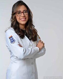 Bolsista da Uefs recebe prêmio do CNPq por pesquisa com IA contra a tuberculose Késsia Souza Santos será premiada em São Paulo por desenvolver ferramenta que analisou cerca de 695 mil produtos naturais