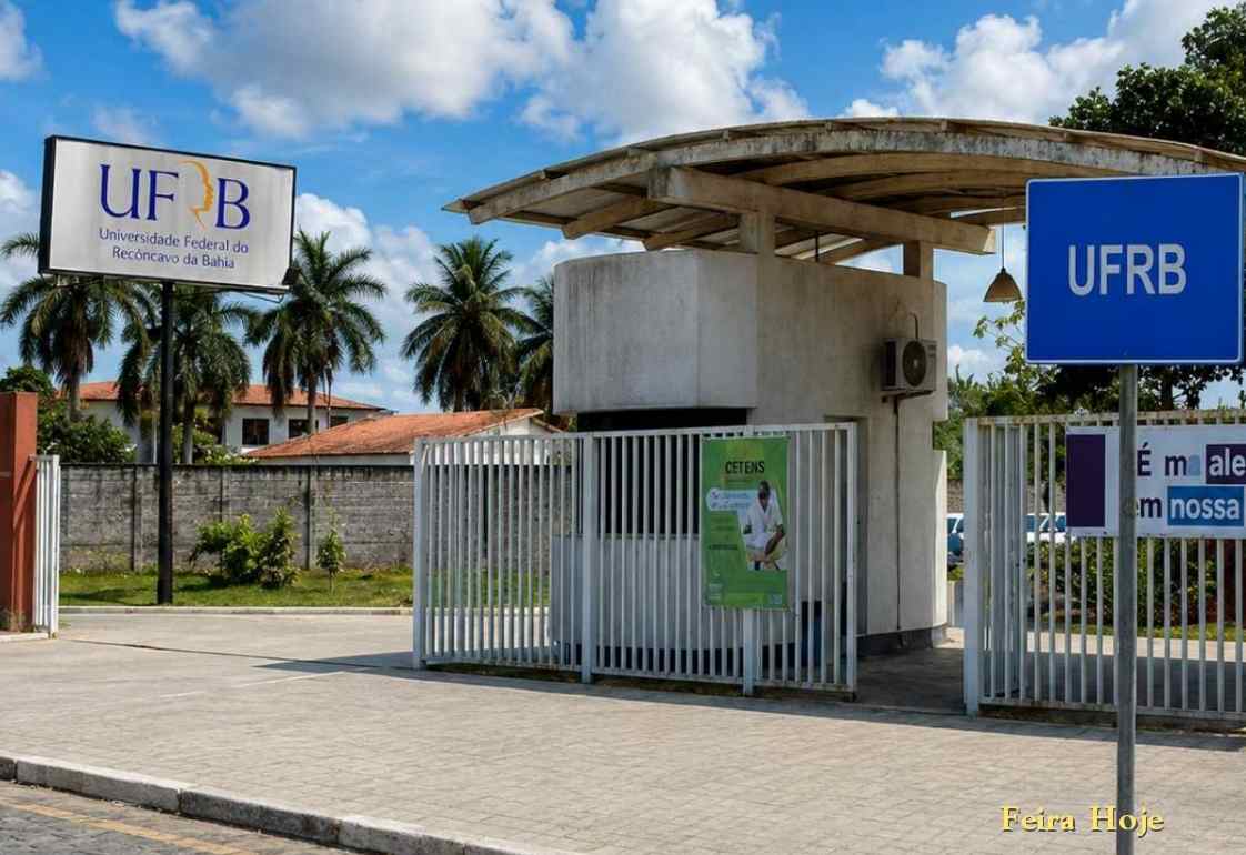 UFRB Feira implanta reconhecimento facial para acesso ao campus A UFRB Feira implantou um sistema de reconhecimento facial para controlar o acesso ao campus. A tecnologia está em funcionamento desde segunda-feira (17), quando teve início o semestre letivo.