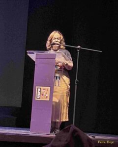 Feira é o Mundo' ganha força em discurso de abertura do Flifs'Feira é o Mundo' ganha força em discurso de abertura do Flifs Coordenadora do festival, Cristiana Barbosa apresentou uma leitura poética da identidade de Feira de Santana durante a solenidade de abertura, que contou com a presença da reitora da Uefs, Amali Mussi Na noite dessa terça-feira, 25 de agosto, a abertura do 19º Festival Literário e Cultural de Feira de Santana reuniu autoridades, escritores, artistas, educadores e representantes de instituições no Teatro do Centro de Convenções. Dentre as presenças,  representantes de entidades parceiras na realização do evento, dos governos municipal e estadual, e da reitora da Uefs, Amali de Angelis Mussi.