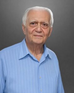 Professor emérito da Uefs, fundador do Colégio Anísio Teixeira e ex-presidente do MOC teve trajetória marcada pela excelência no ensino e pelo compromisso com a cidadania

A morte do professor José Jerônimo de Morais, ocorrida nesta sexta-feira (14), representa a despedida de um dos nomes que ajudaram a construir parte importante da história da educação em Feira de Santana. Professor emérito e aposentado da Universidade Estadual de Feira de Santana (Uefs), fundador do Colégio Anísio Teixeira (CAT) e homem de forte atuação comunitária, José Jerônimo deixa uma trajetória marcada não apenas pela sala de aula, mas pela compreensão da educação como instrumento de cidadania e transformação social.